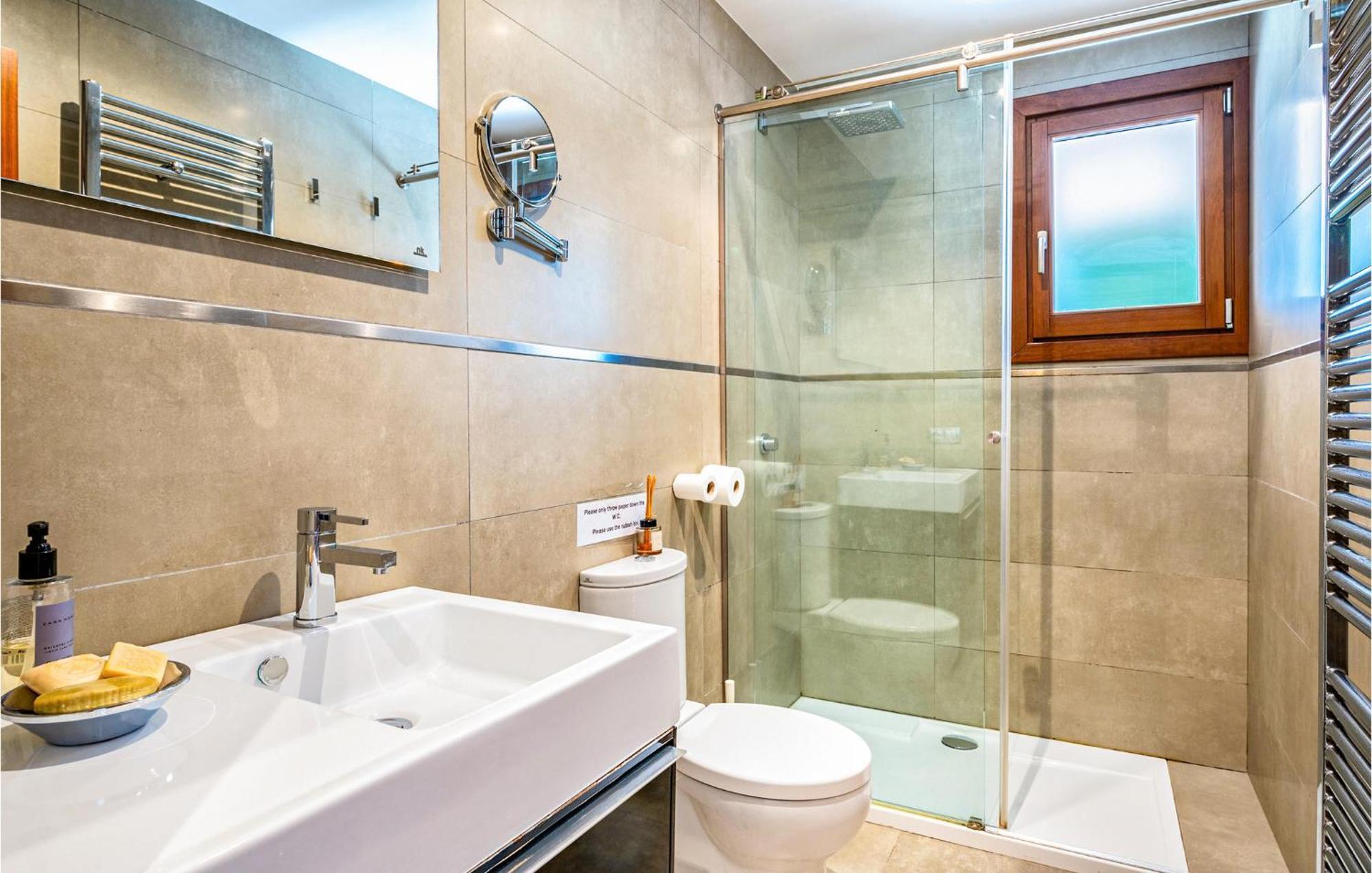 3 Bedroom Gorgeous In Mancor De La Vall Vakantiehuis *
